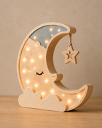 Lampe Lune ORAWOOD allumée, vue trois quarts montrant son épaisseur