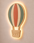 Visualisation de la lampe Montgolfière murale ORAWOOD, modèle classique en pin avec halo arrière