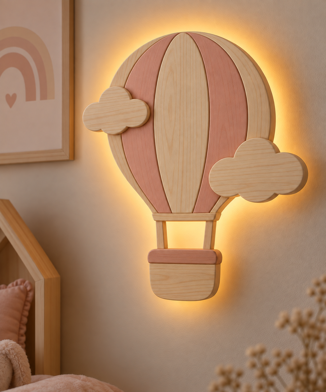 Visualisation de la lampe Montgolfière murale ORAWOOD, modèle nuages roses en pin avec halo arrière