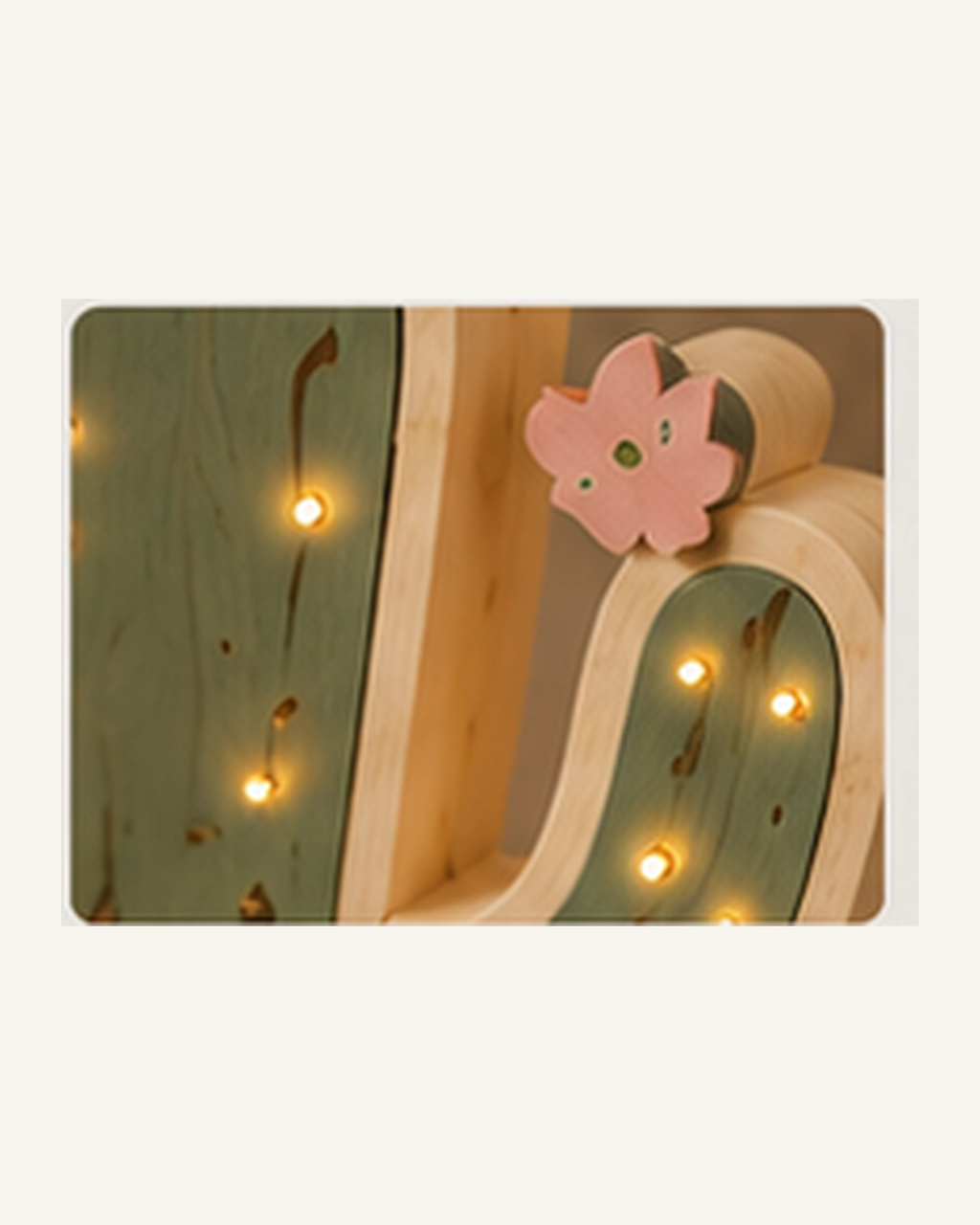 ORAWOOD Cactus solid pine night light, close-up of the natural wood grain and finish