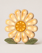 Lampe veilleuse Marguerite ORAWOOD en pin massif, allumée