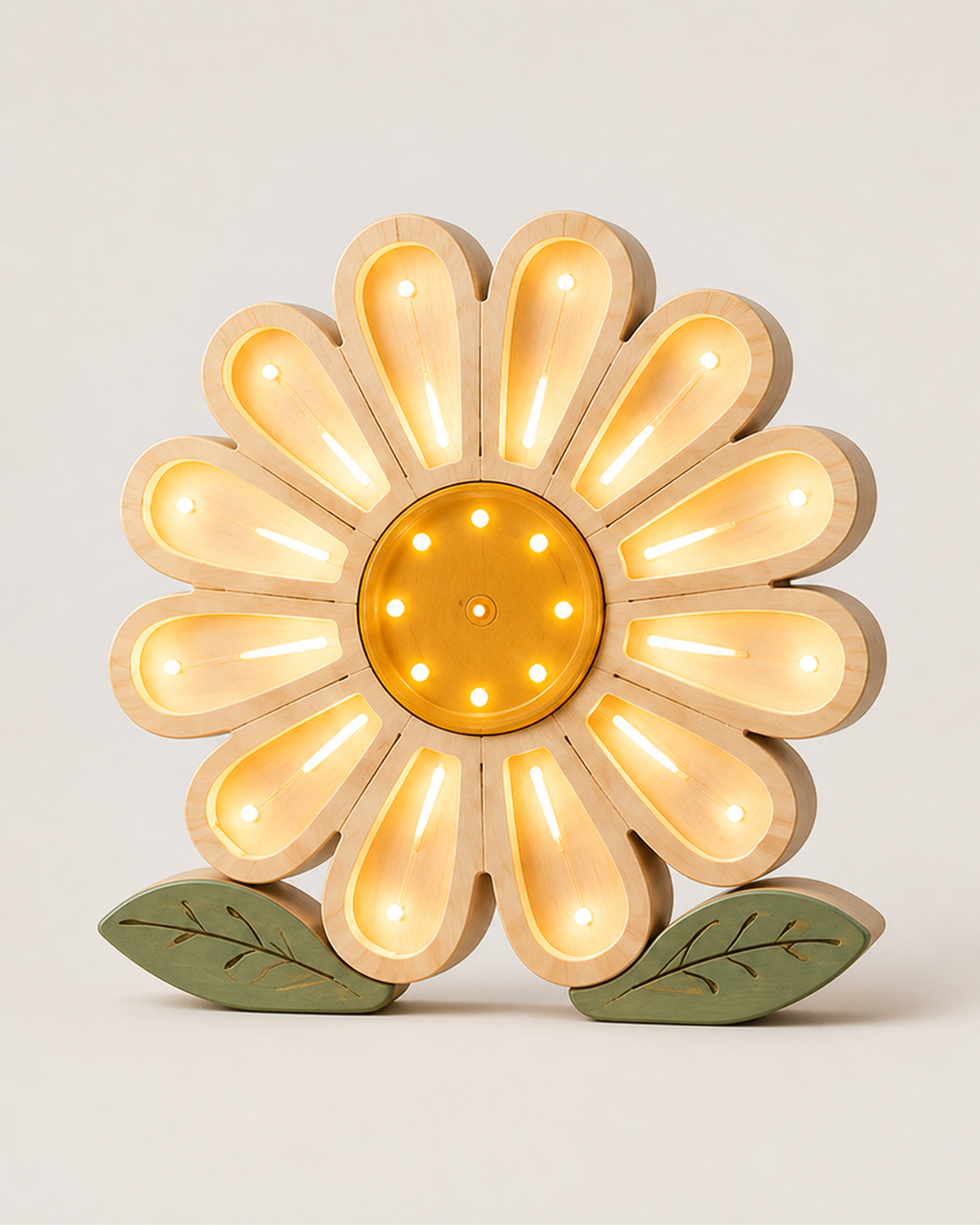 Lampe veilleuse Marguerite ORAWOOD en pin massif, allumée